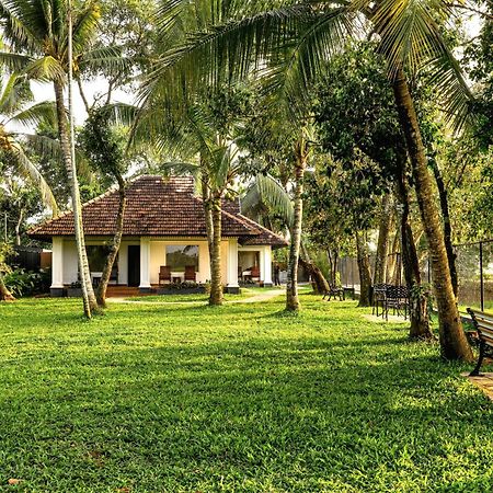 Paadam By The Backwaters Kumarakom Exterior photo